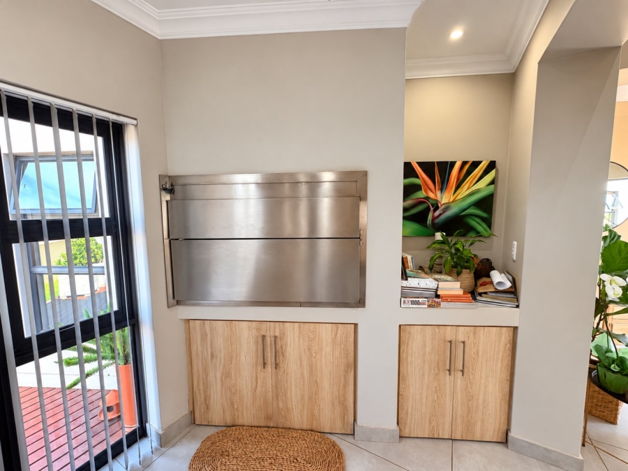 3 Bedroom Property for Sale in Outeniquasbosch Western Cape